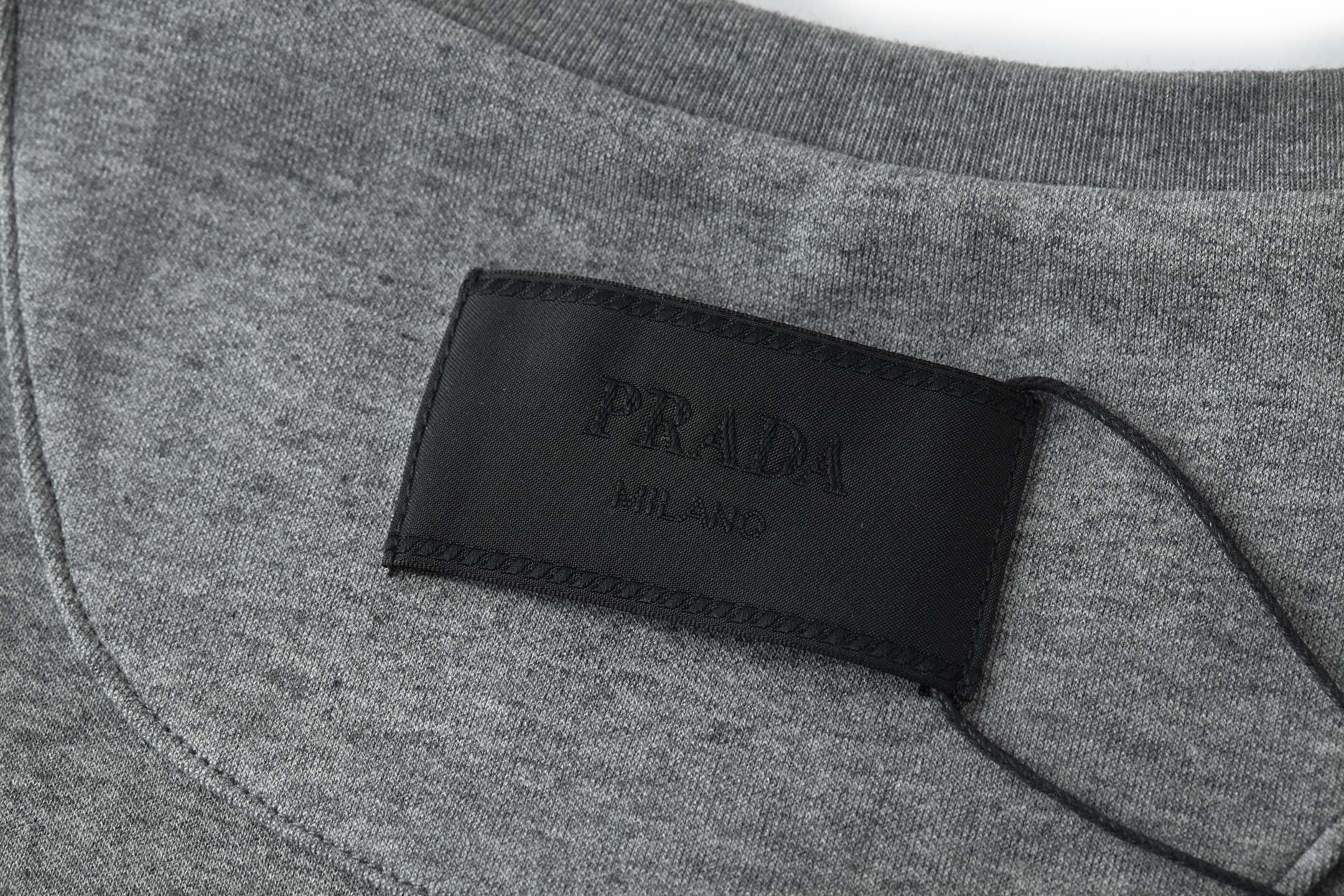 PRADA 26S SHORT SLEEVE T-SHIRT 695