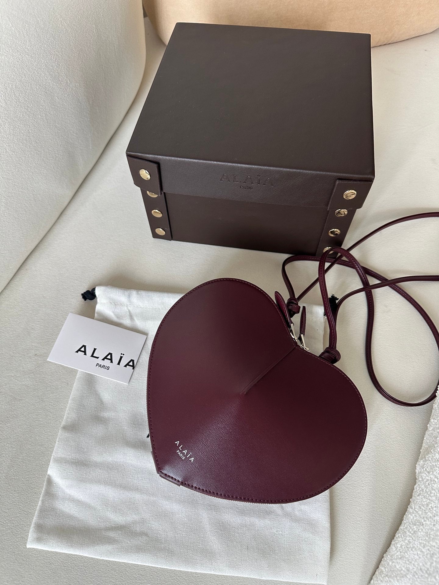 LE COEUR BAG 21 IN BURGUNDY RED CALFSKIN