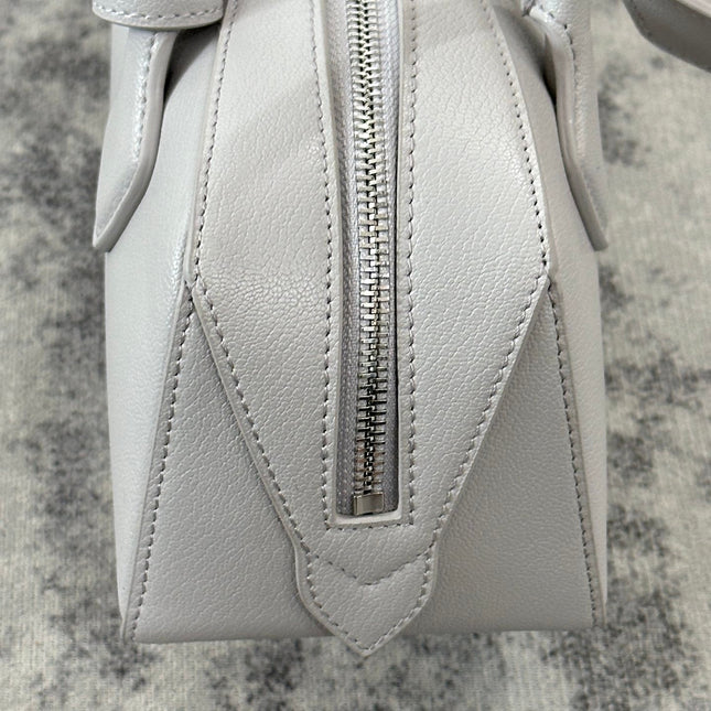 LE TECKEL MEDIUM BAG 32 IN PLATINUM GOATSKIN