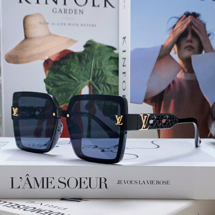 SQUARE SUNGLASS 567456 IN BLACK ACETATE EMBOSSED LOGO