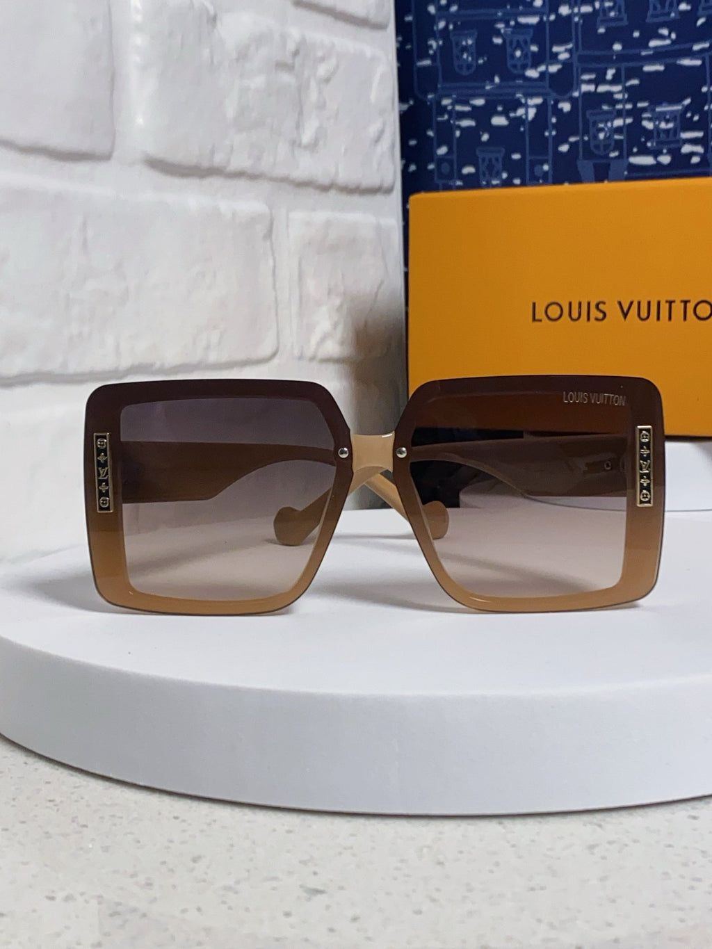 SQUARE SUNGLASSES 571654 IN DARK BEIGE SMOKE ACETATE