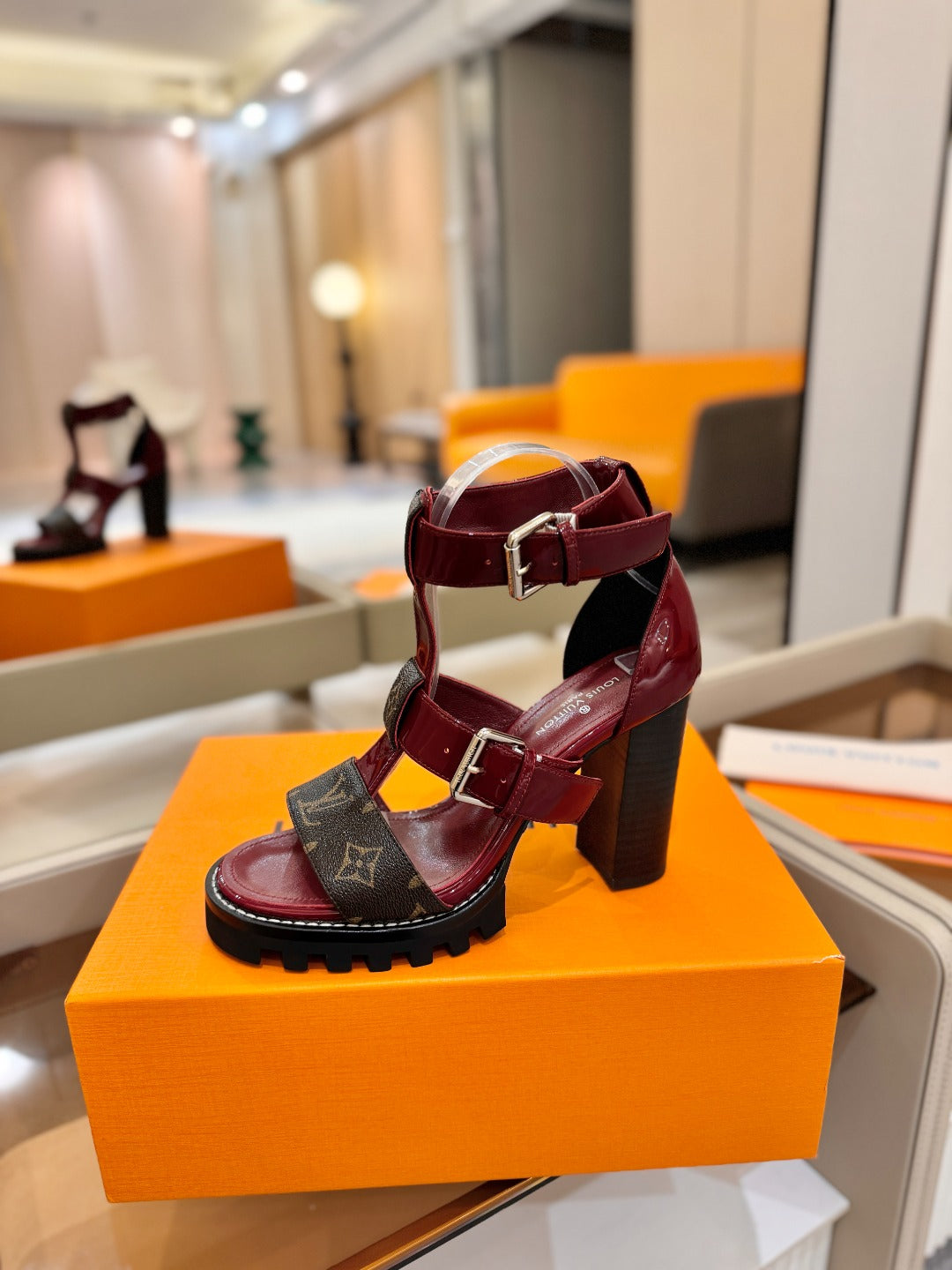 LV 26S STAR TRAIL HEELS 100 MM IN DARK RED AND BROWN CALFSKIN