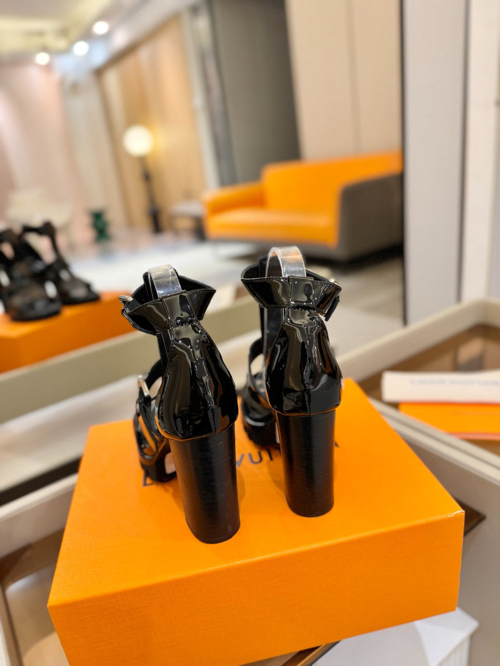 LV 26S STAR TRAIL HEELS 100 MM IN DARK BROWN AND BLACK CALFSKIN