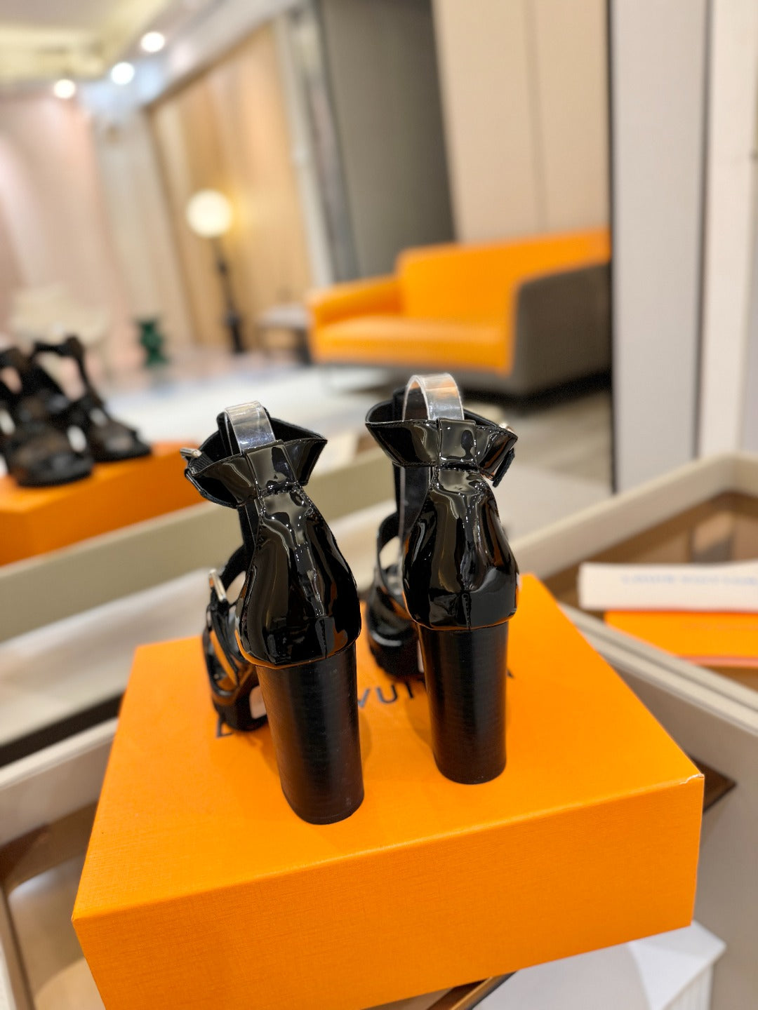 LV 26S STAR TRAIL HEELS 100 MM IN DARK BROWN AND BLACK CALFSKIN