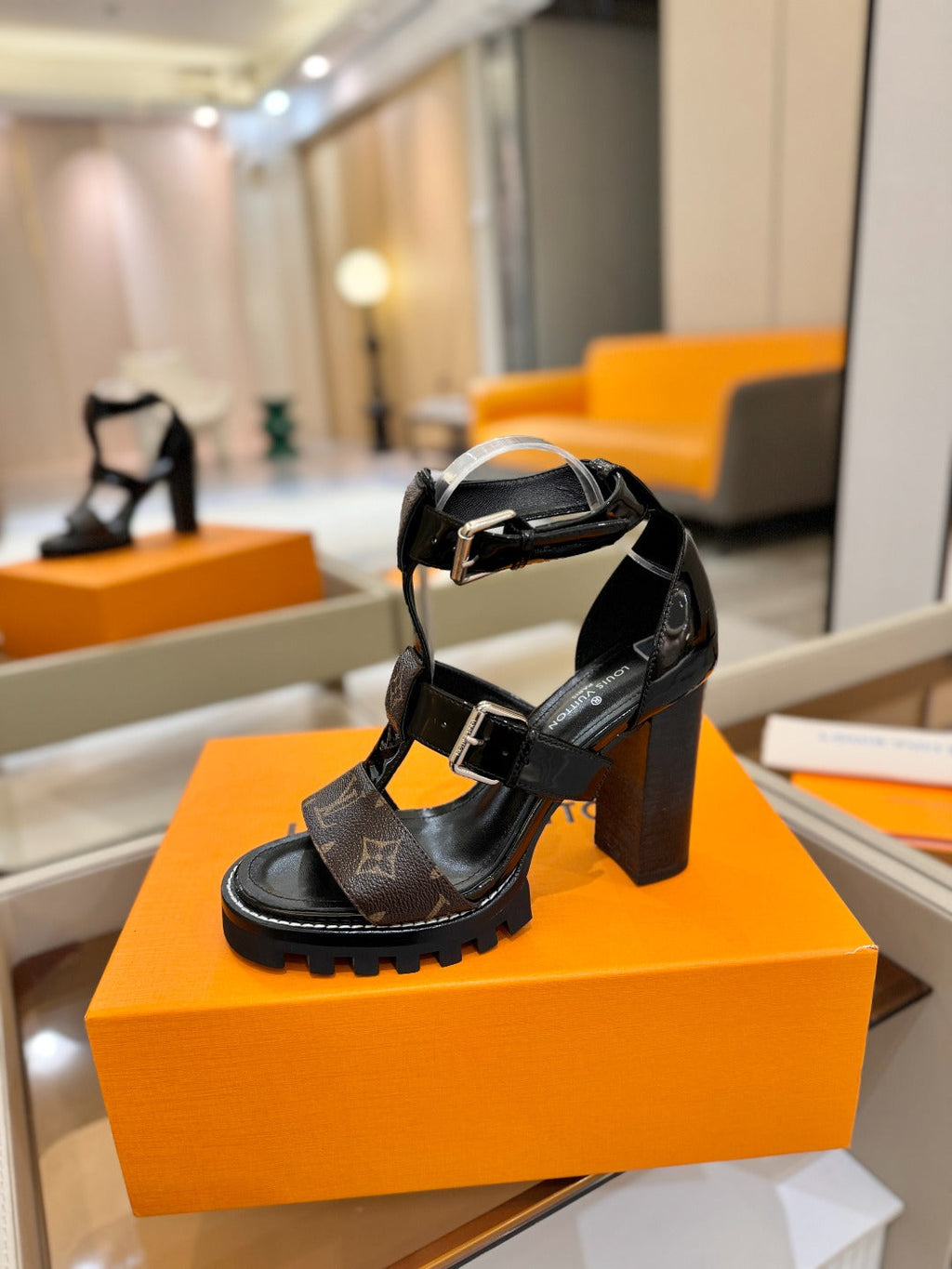LV 26S STAR TRAIL HEELS 100 MM IN DARK BROWN AND BLACK CALFSKIN
