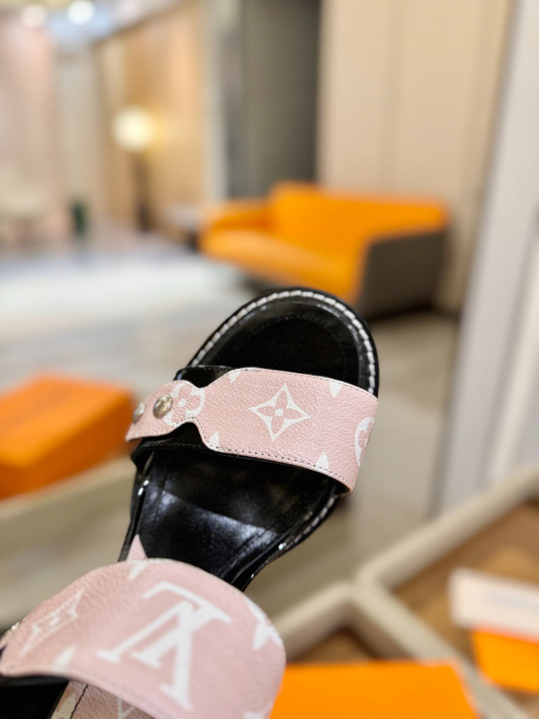 LV 26S HIGH HEEL SANDALS 100 MM IN LIGHT PINK AND BLACK CALFSKIN