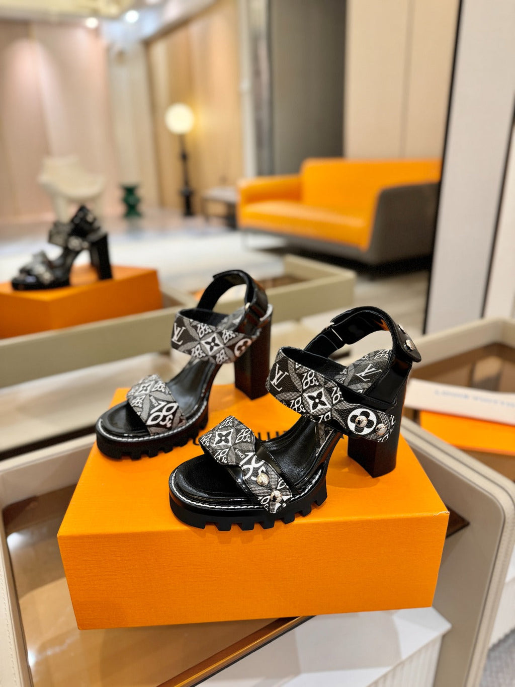 LV 26S HIGH HEEL SANDALS 100 MM IN WHITE MIX BLACK CALFSKIN WITH FLORAL PATTERNS