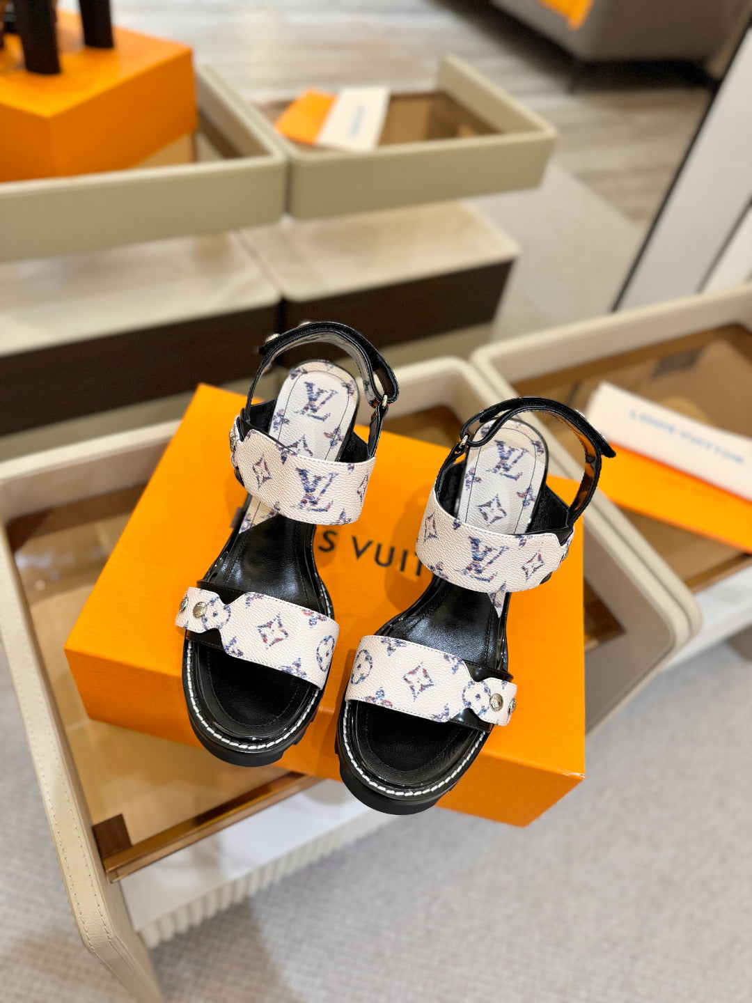 LV 26S HIGH HEEL SANDALS 100 MM IN CREAM WHITE AND BLACK CALFSKIN
