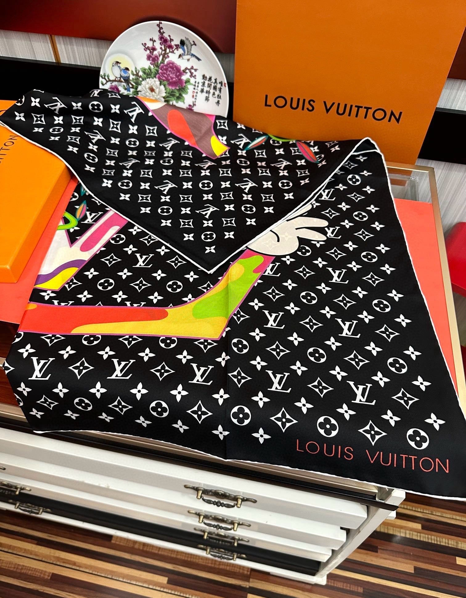 LV SCARF 90 CM IN SILK 10