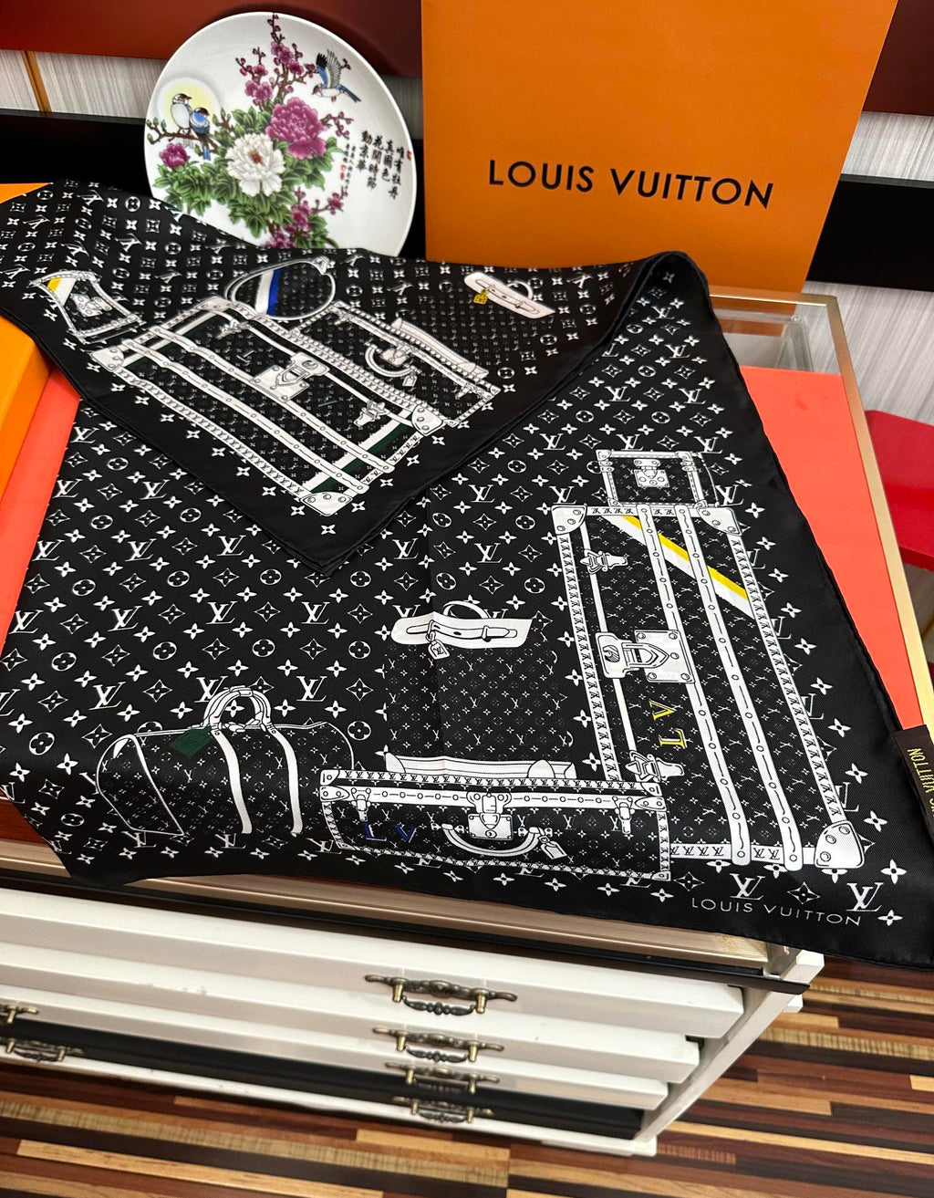 LV SCARF 90 CM IN SILK 733839