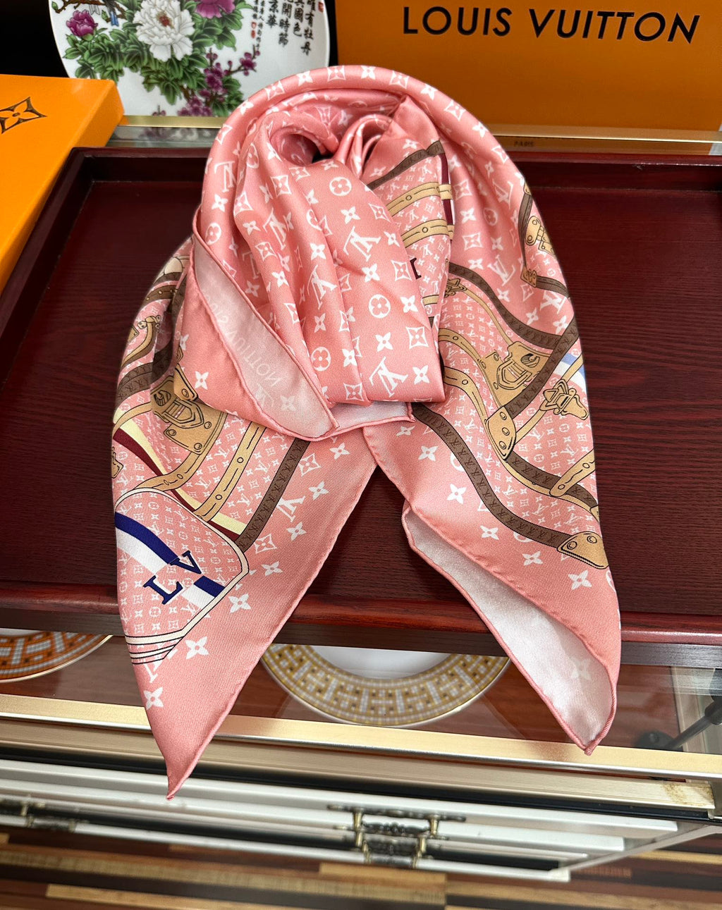 LV SCARF 90 CM IN SILK 733840
