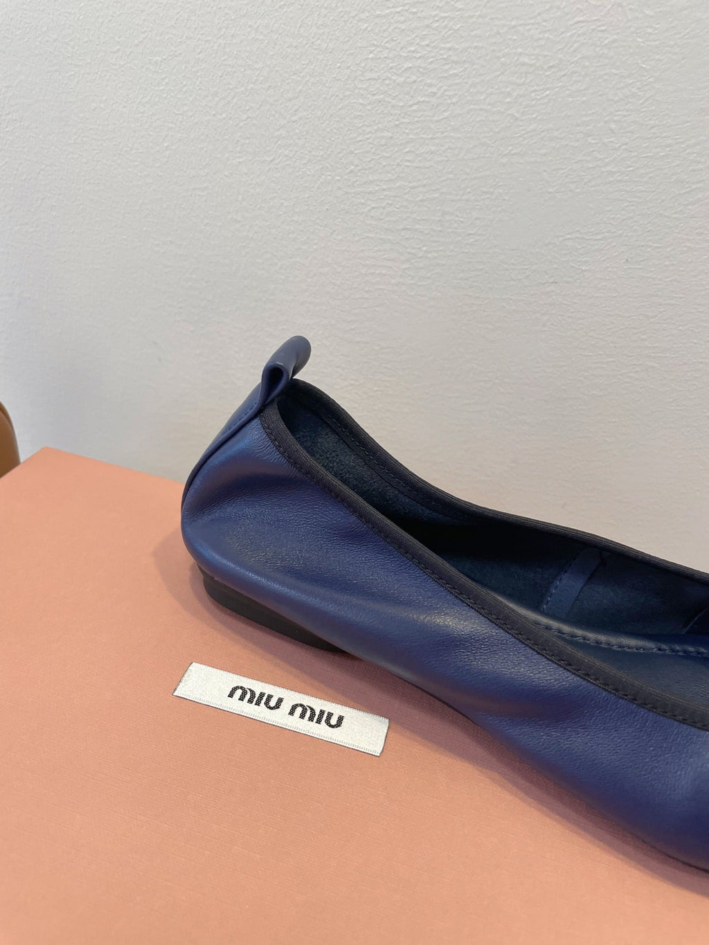 MIUMIU 26S BALLET FLATS IN NAVY BLUE CALFSKIN WITH BOW