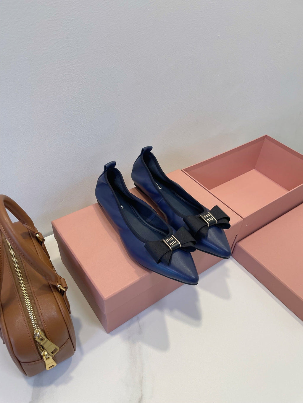 MIUMIU 26S BALLET FLATS IN NAVY BLUE CALFSKIN WITH BOW