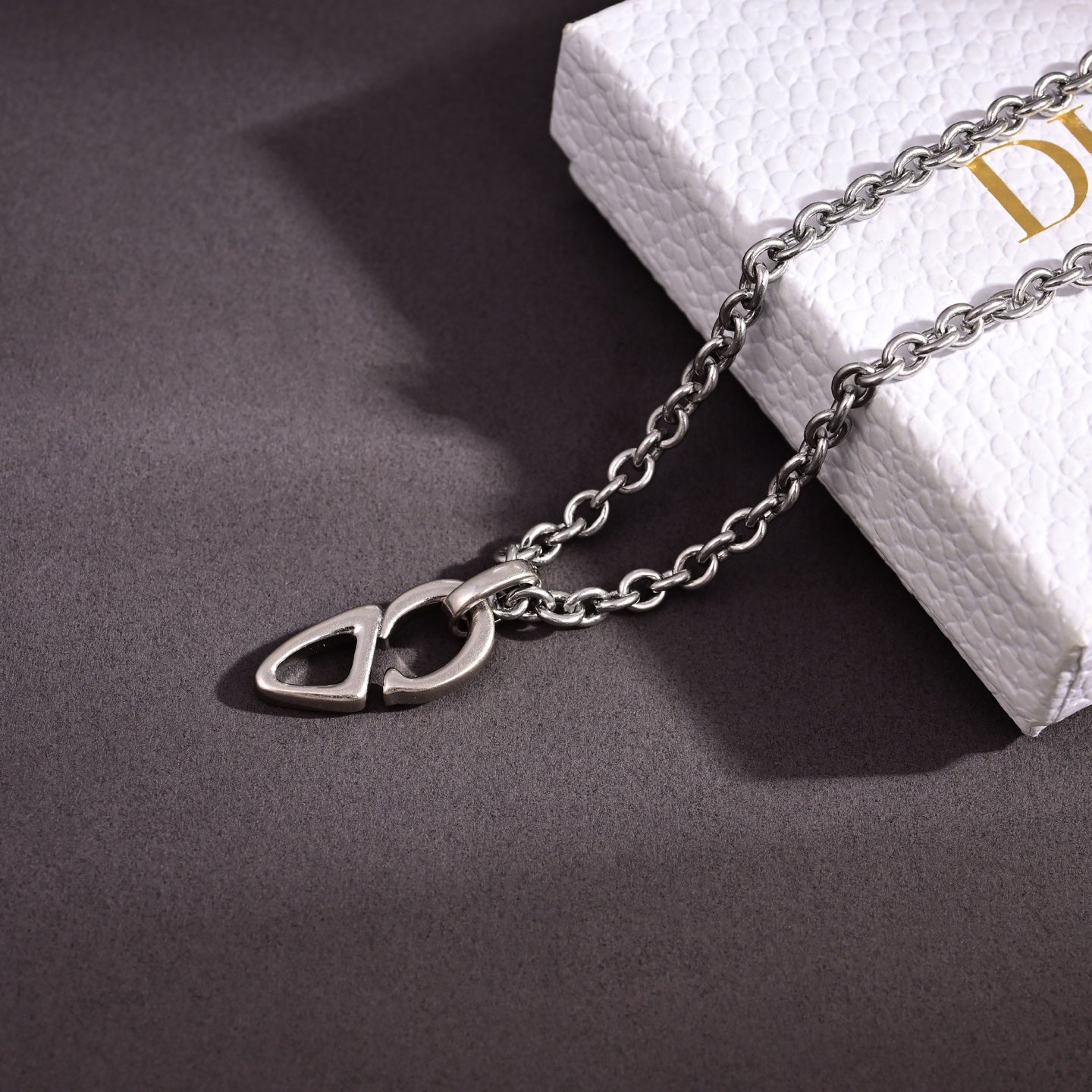 CD 26S CD LOGO CHAIN LINK PENDANT NECKLACE IN SILVER METAL 633196