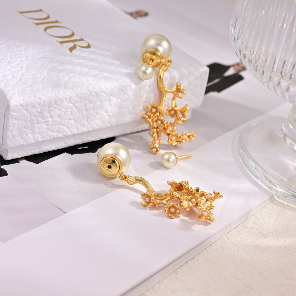 CD 26S DIOR PEARL BLOSSOM BRANCH DROP EARRINGS IN GOLD METAL