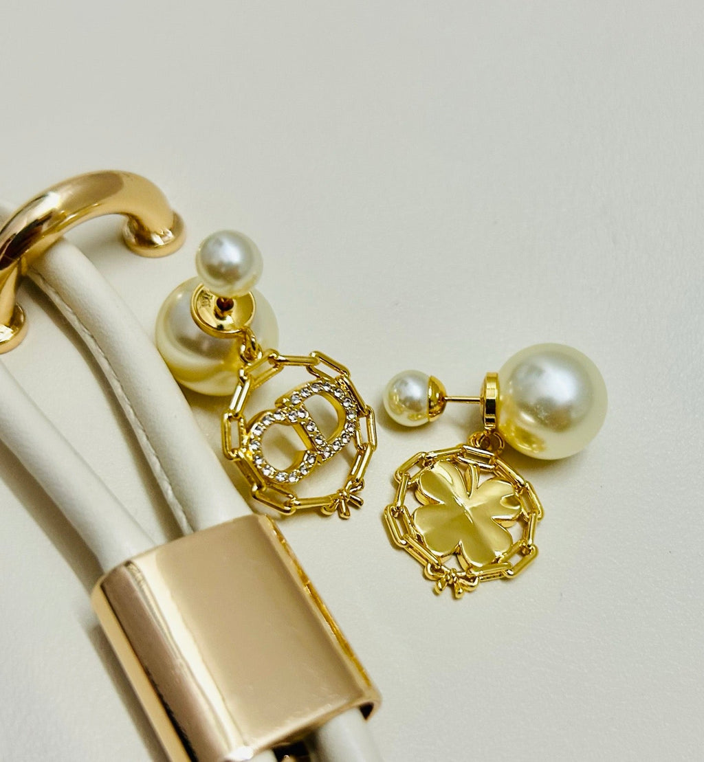 CD 26S TRIBALES CD PEARL CLOVER DROP EARRINGS IN GOLD TONE METAL 646610