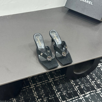 CHANEL 26S HIGH-HEEL THONG SANDALS IN BLACK SUEDE WITH FLOWER DETAIL