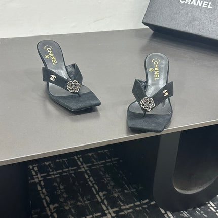 CHANEL 26S HIGH-HEEL THONG SANDALS IN BLACK SUEDE WITH FLOWER DETAIL