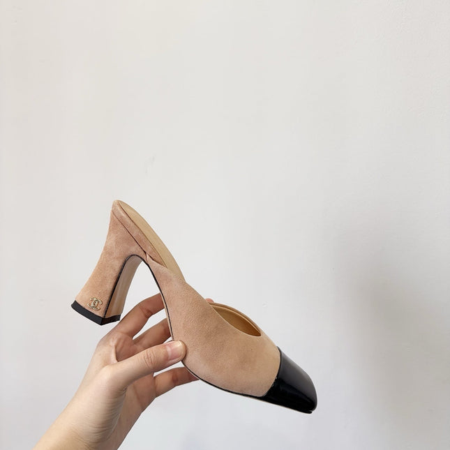 MULES IN BLACK AND BEIGE SUEDE