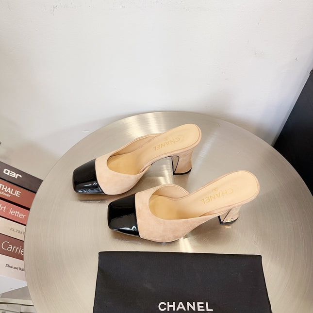 MULES IN BLACK AND BEIGE SUEDE