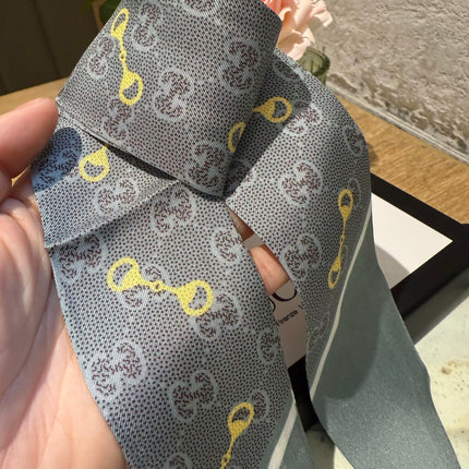 GUCCI 26S SCARF 120 IN SILK 552497