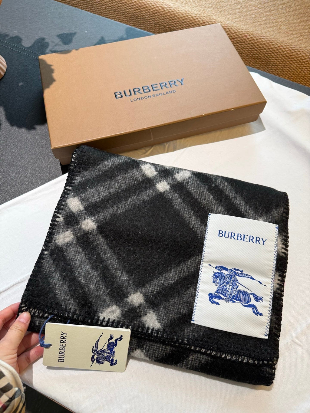 BURBERRY 26S SCARF 180CM IN CASHMERE 307285