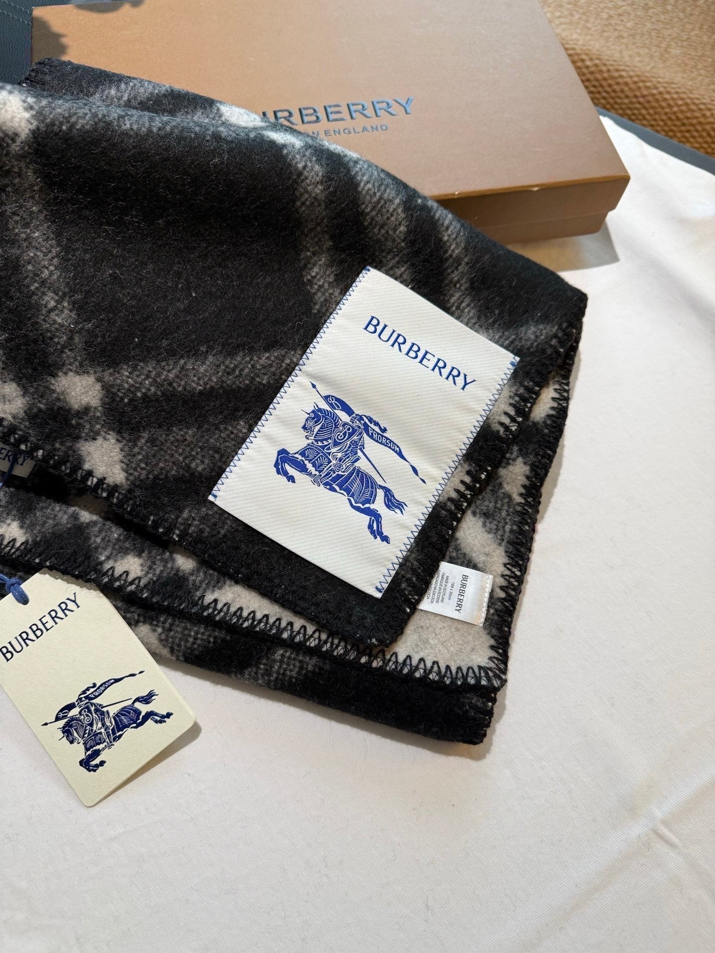 BURBERRY 26S SCARF 180CM IN CASHMERE 307285