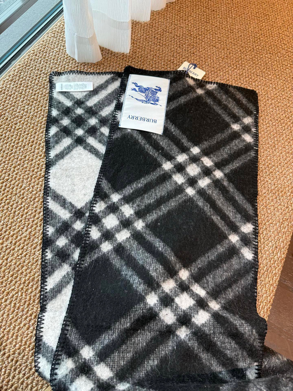 BURBERRY 26S SCARF 180CM IN CASHMERE 307285