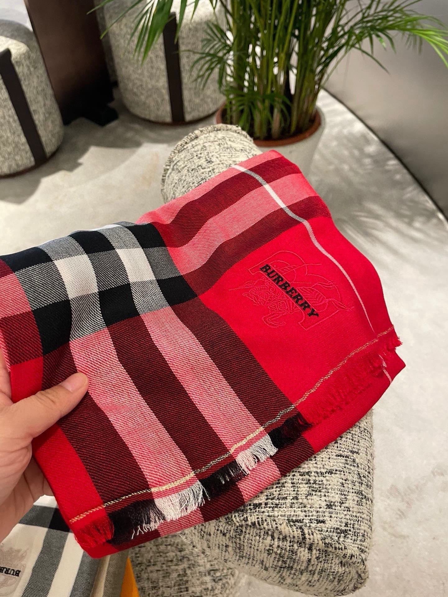 BURBERRY 26S SCARF 200CM IN CASHMERE 215175