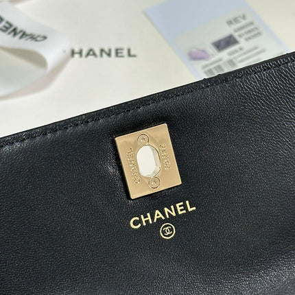 FLAP BAG 18 WITH HANDLE IN BLACK CALFSKIN GOLD HARDWARE