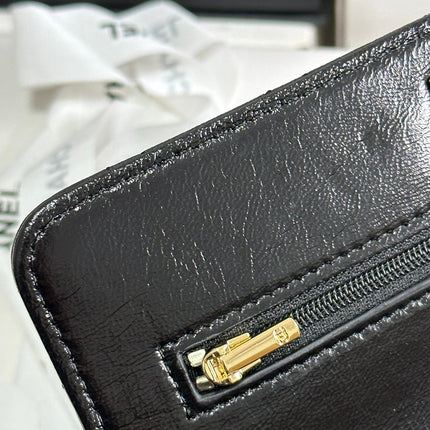 PEARL HANDLE FLAP BAG 18 IN BLACK SHINY LAMBSKIN