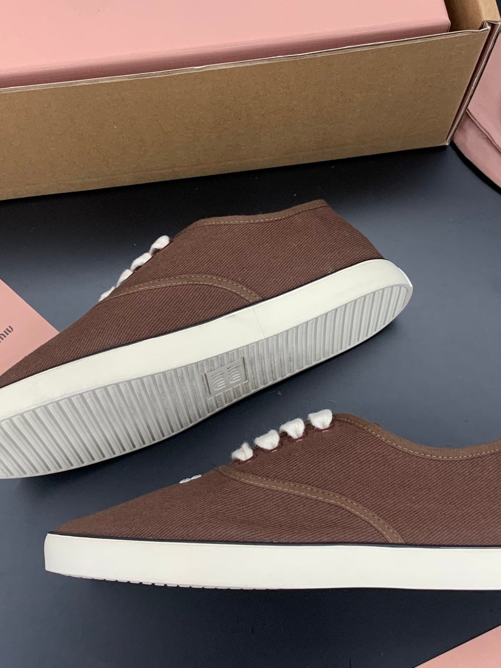 26S LACE UP SNEAKERS IN DARK BROWN CANVAS RUBBER SOLE