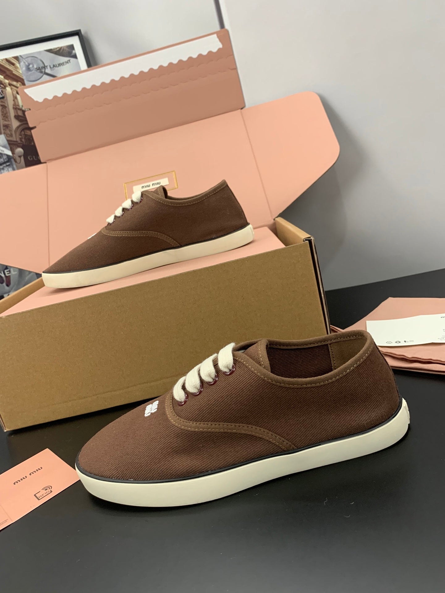 26S LACE UP SNEAKERS IN DARK BROWN CANVAS RUBBER SOLE