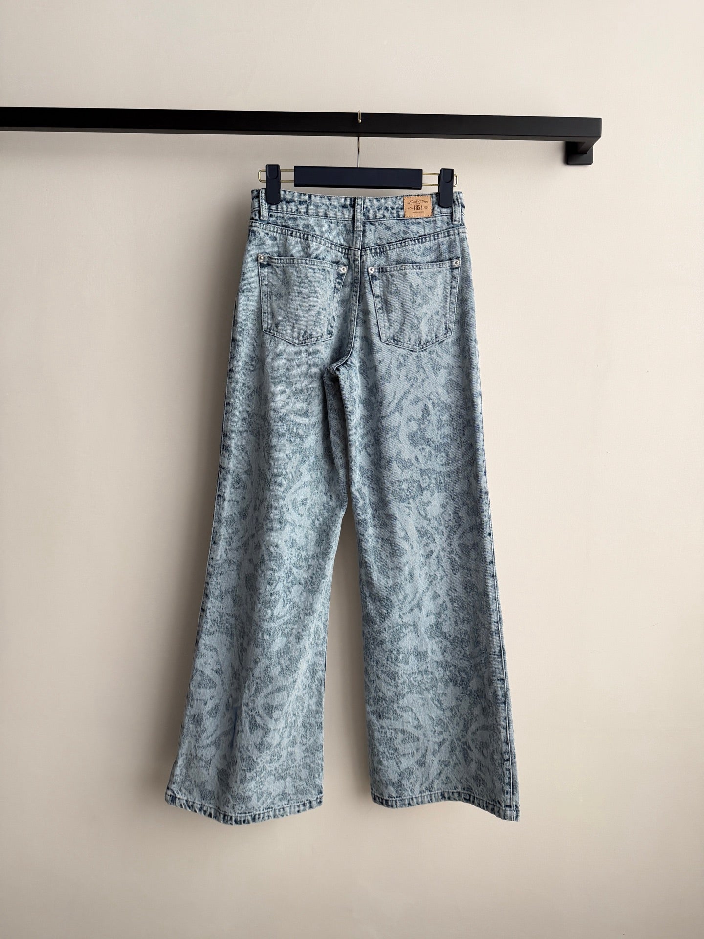 LV 26S PATTERNED JEANS STYLE 174