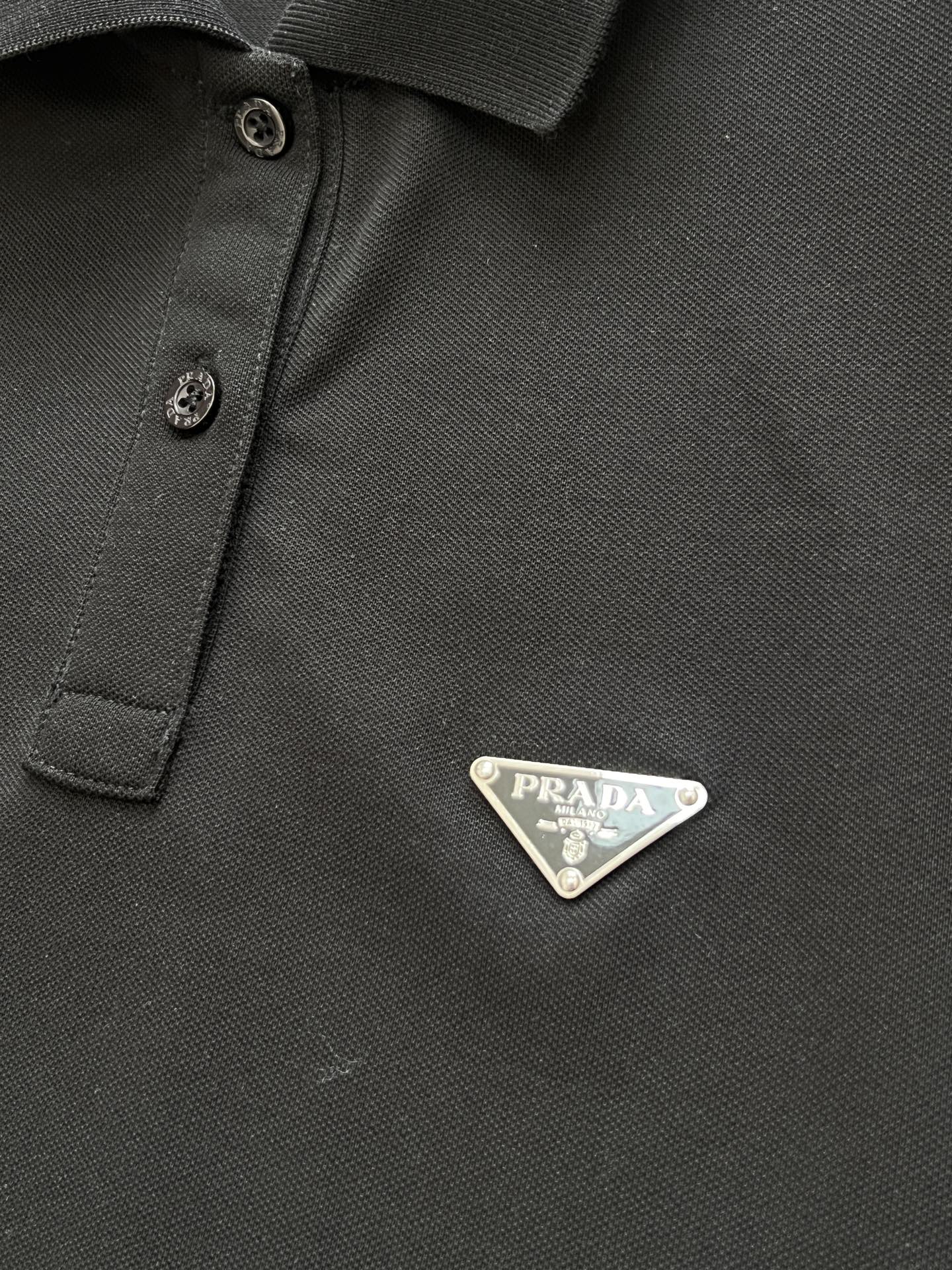 PRADA 26S SHORT SLEEVED SHIRT 704