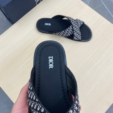 CD ALIAS SANDAL BLACK AND WHITE JACQUARD