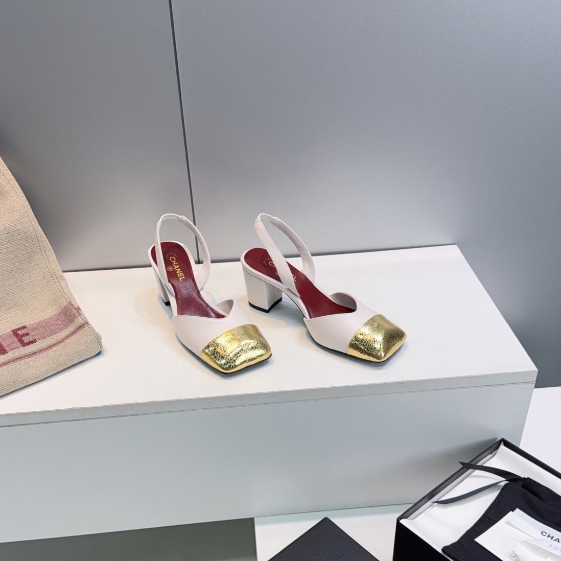 26S SLINGBACK 55 MM IN WHITE LAMBSKIN WITH GOLD CAP TOE