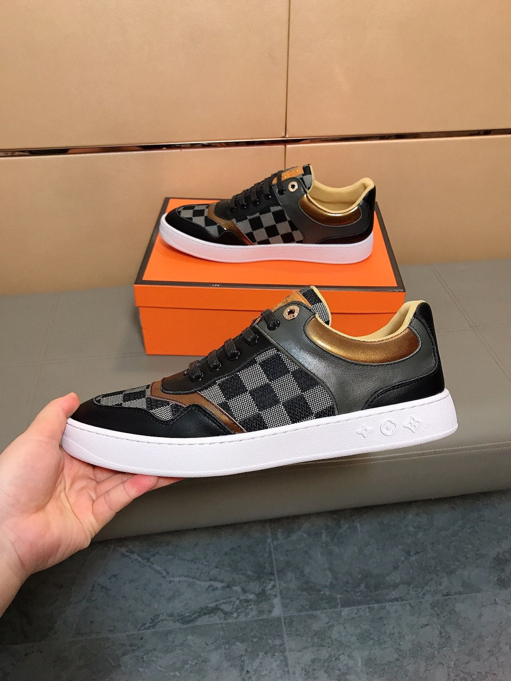 LV TRAINER BLACK CALFSKIN AND DAMIER CANVAS