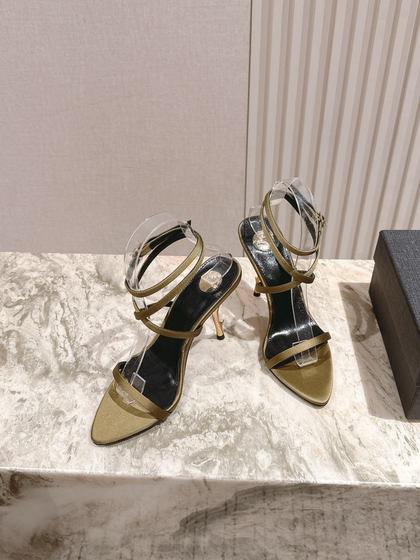 YSL 25S STRAPPY HIGH-HEEL SANDALS 100 MM IN OLIVE GREEN LAMBSKIN