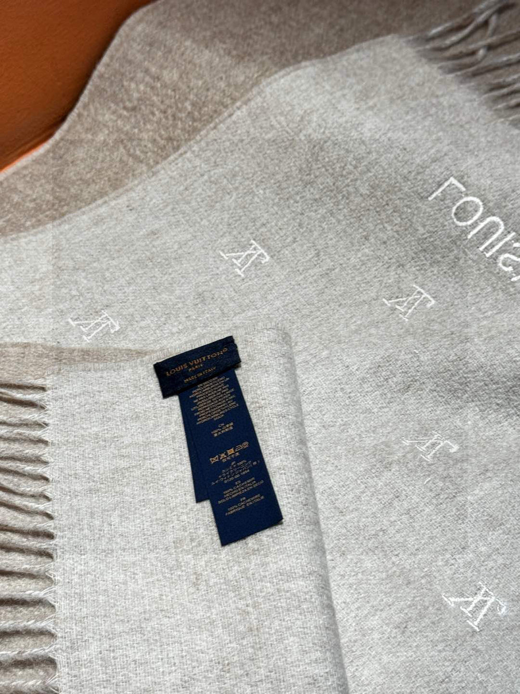 LV SCARF 180 CM IN CASHMERE 730568