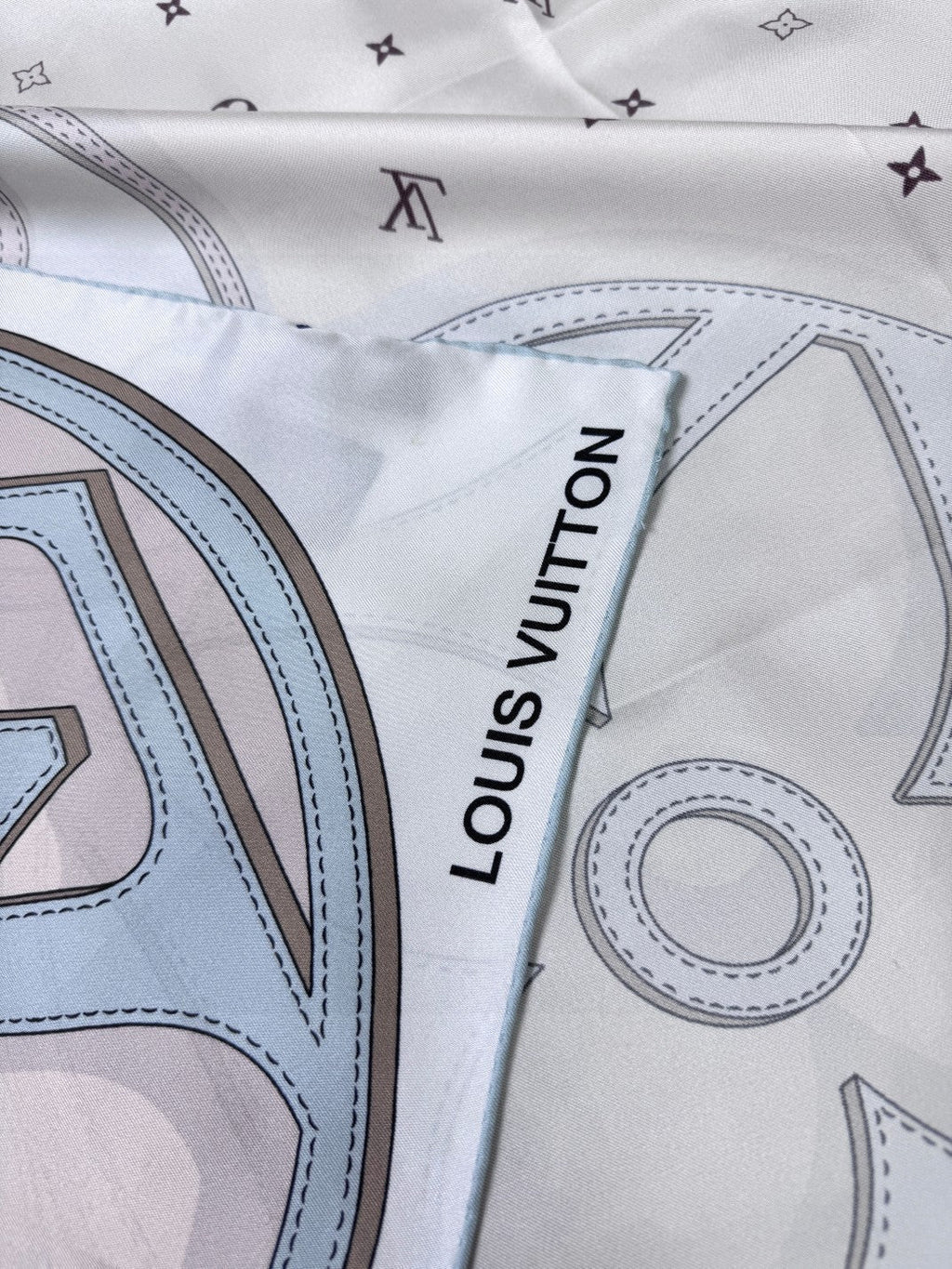 LV SCARF 90 CM IN SILK 719999