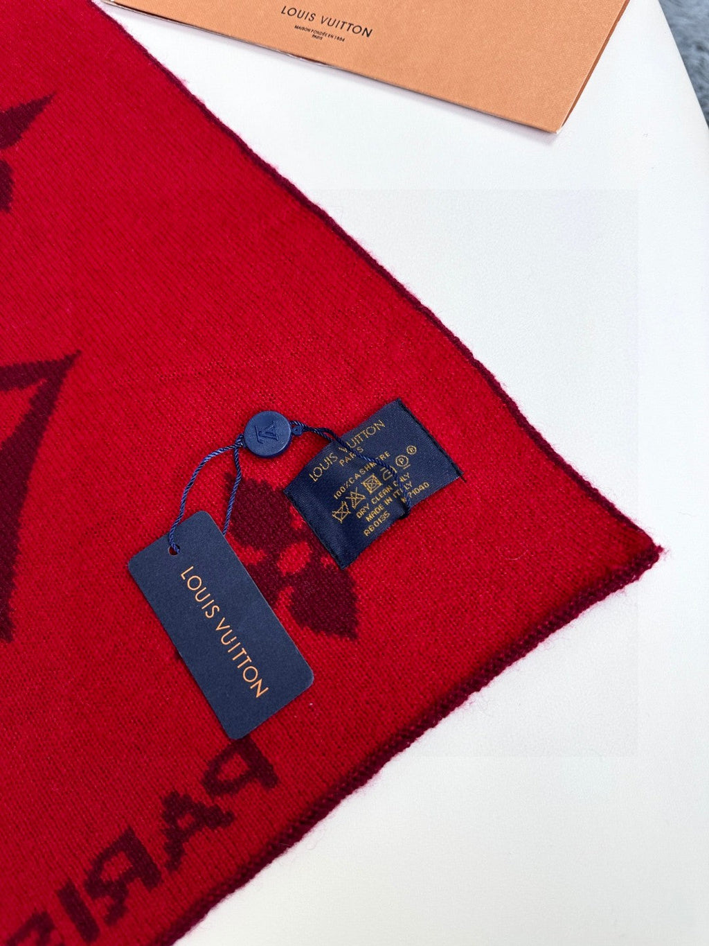 LV SCARF 180 CM IN CASHMERE 700780