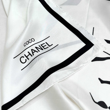 CHANEL 25S SCARF 90 IN SILK 732131