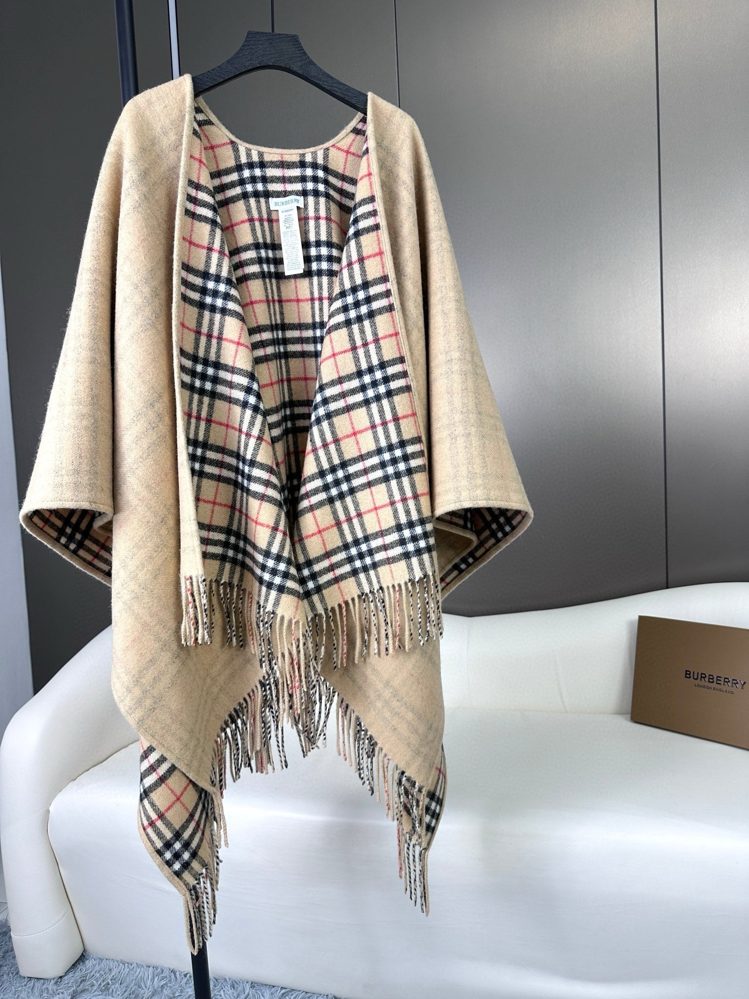 BURBERRY 26S REVERSIBLE CHECK FRINGED CAPE 150CM IN CASHMERE 309445