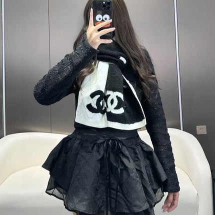 CHANEL 25S SCARF 180 IN CASHMERE 881631