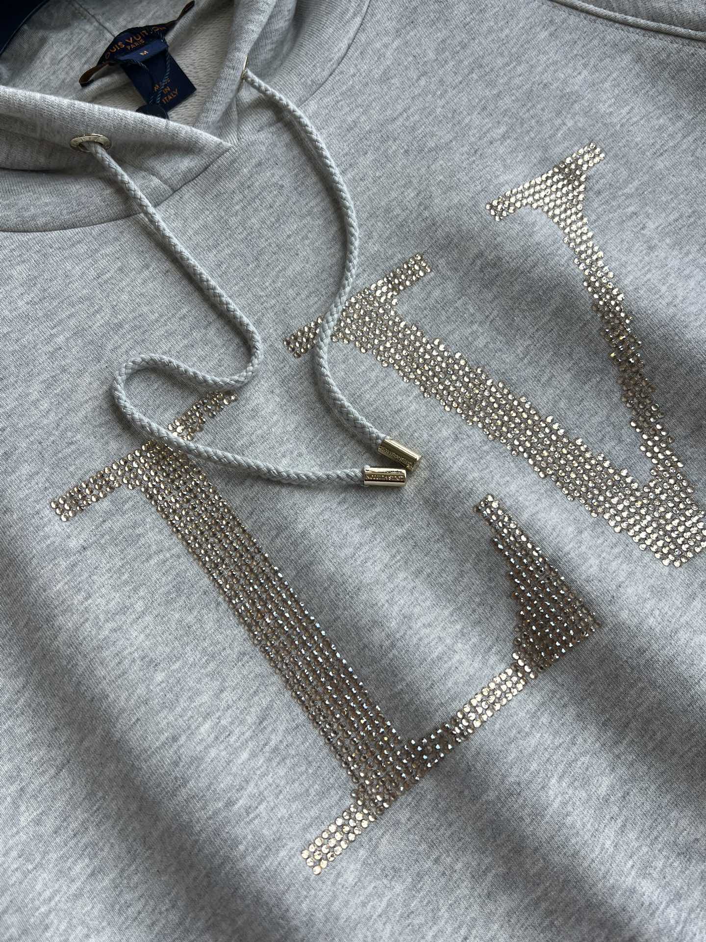 LOUIS VUITTON HOODED SWEATSHIRT WITH RHINESTONES 275688