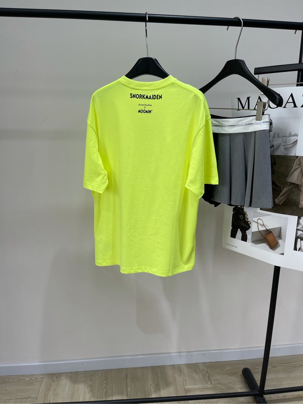 ACNE STUDIOS SHORT-SLEEVE T-SHIRT WITH HIPPO PRINT 276025