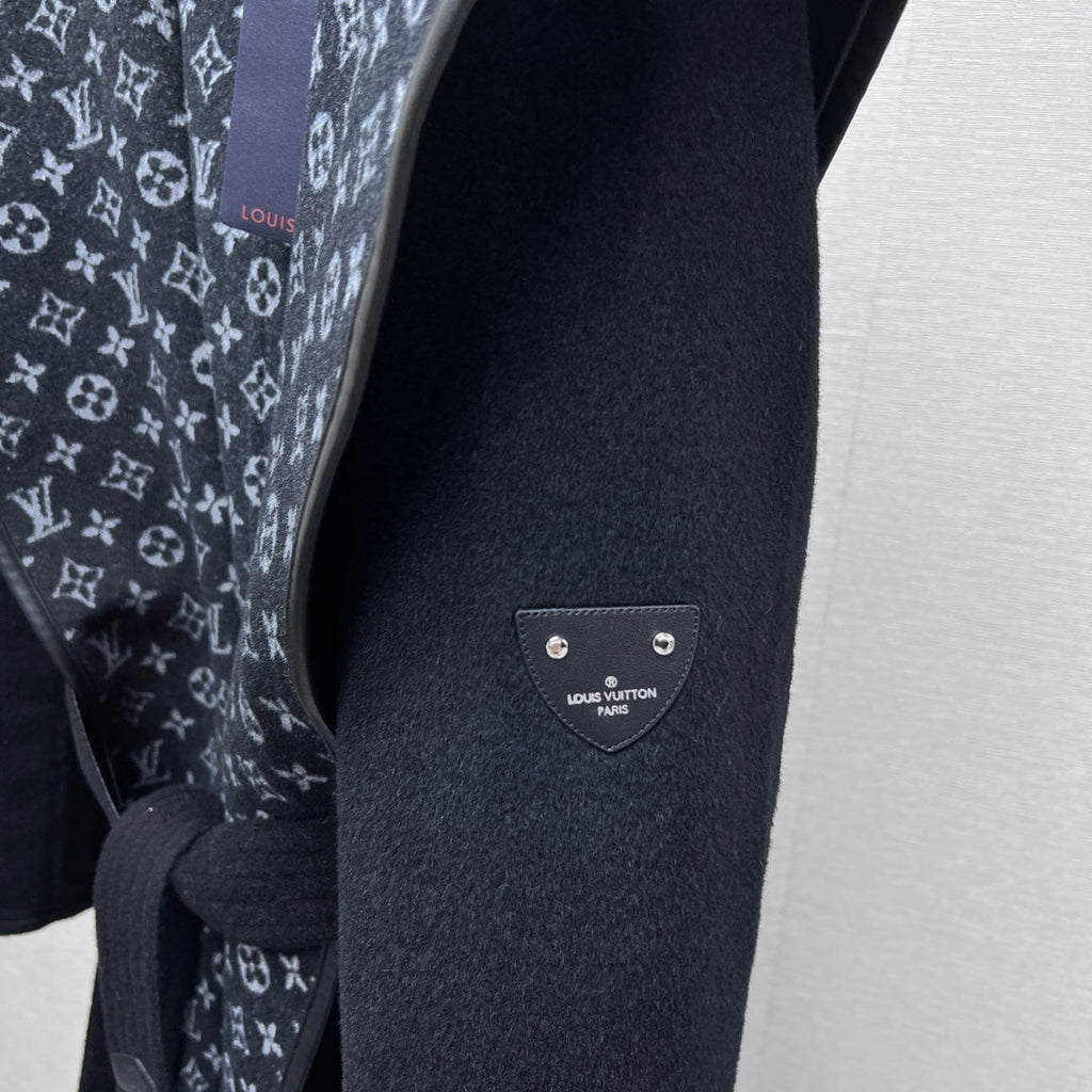 LV MONOGRAM MAXI COLLAR COAT IN BLACK WOOL 288066