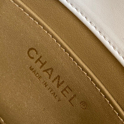 CC MINI 20 FLAP BAG IN WHITE LAMBSKIN GOLD HARDWARE