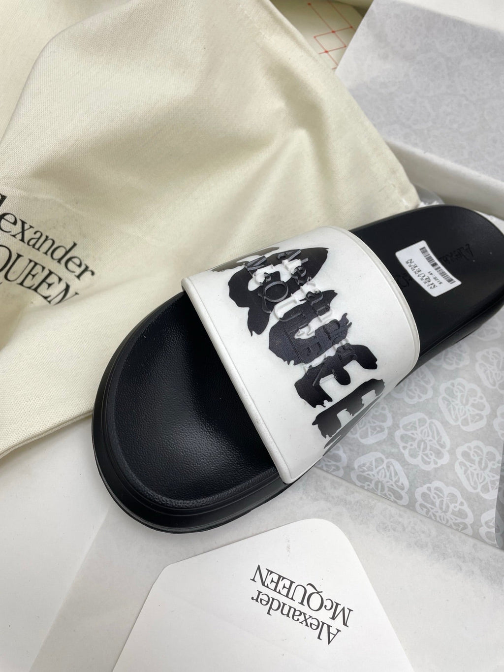 SLIDES SANDAL IN BLACK TPU WHITE STRAP WITH LOGO GRAPHIC